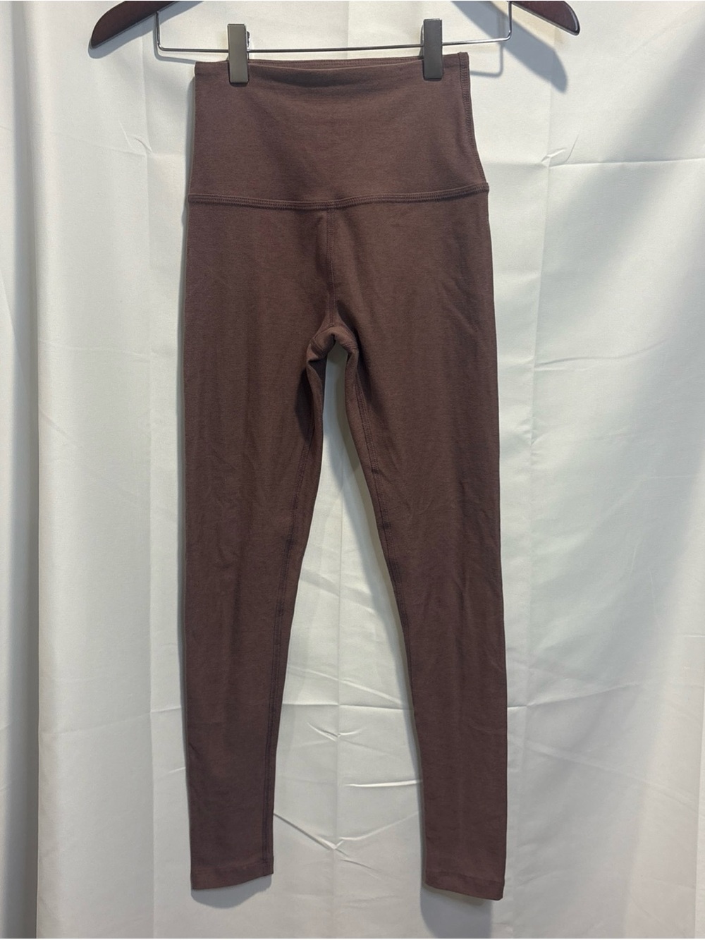 Beyond Yoga High-Rise Leggings in Chocolate Brown